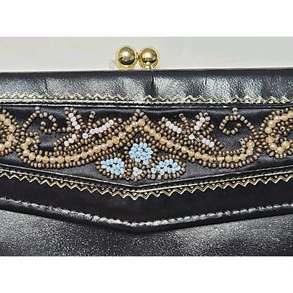 Vintage Daniel Beaded  Kisslock Wallet Clutch Top Grain Cowhide Nos